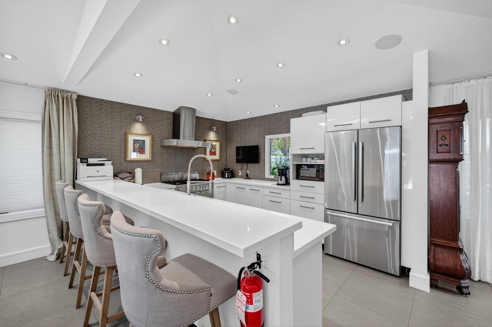 LAUDERDALE BEACH 4-2 B - Residential