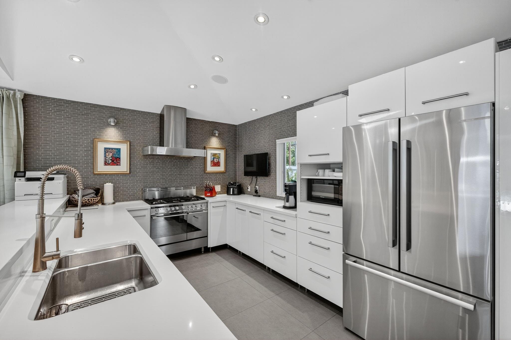 LAUDERDALE BEACH 4-2 B - Residential