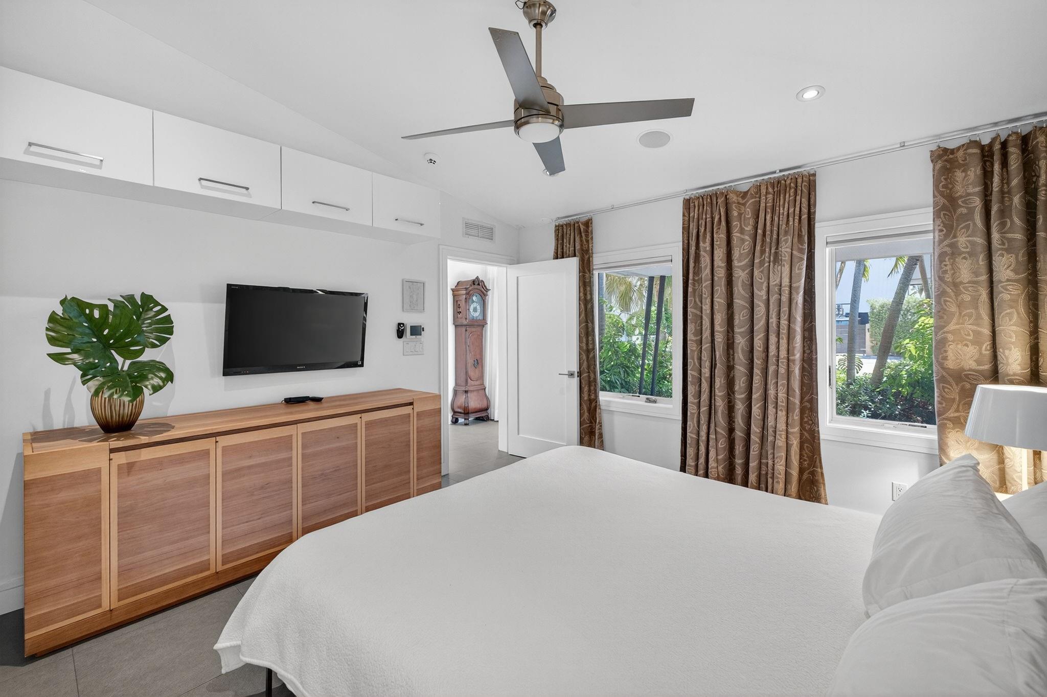 LAUDERDALE BEACH 4-2 B - Residential