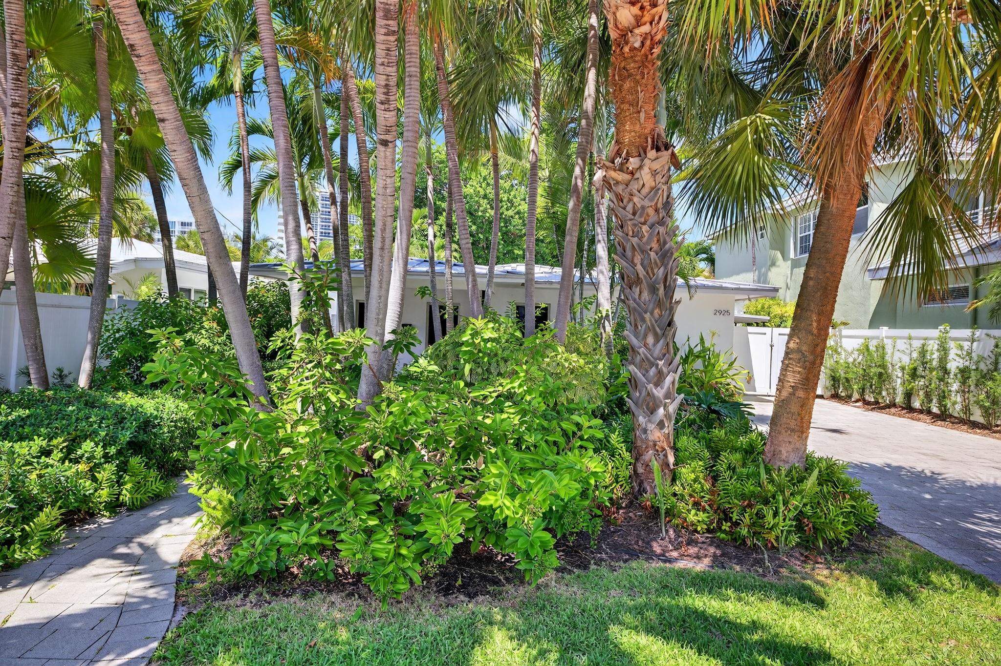 LAUDERDALE BEACH 4-2 B - Residential