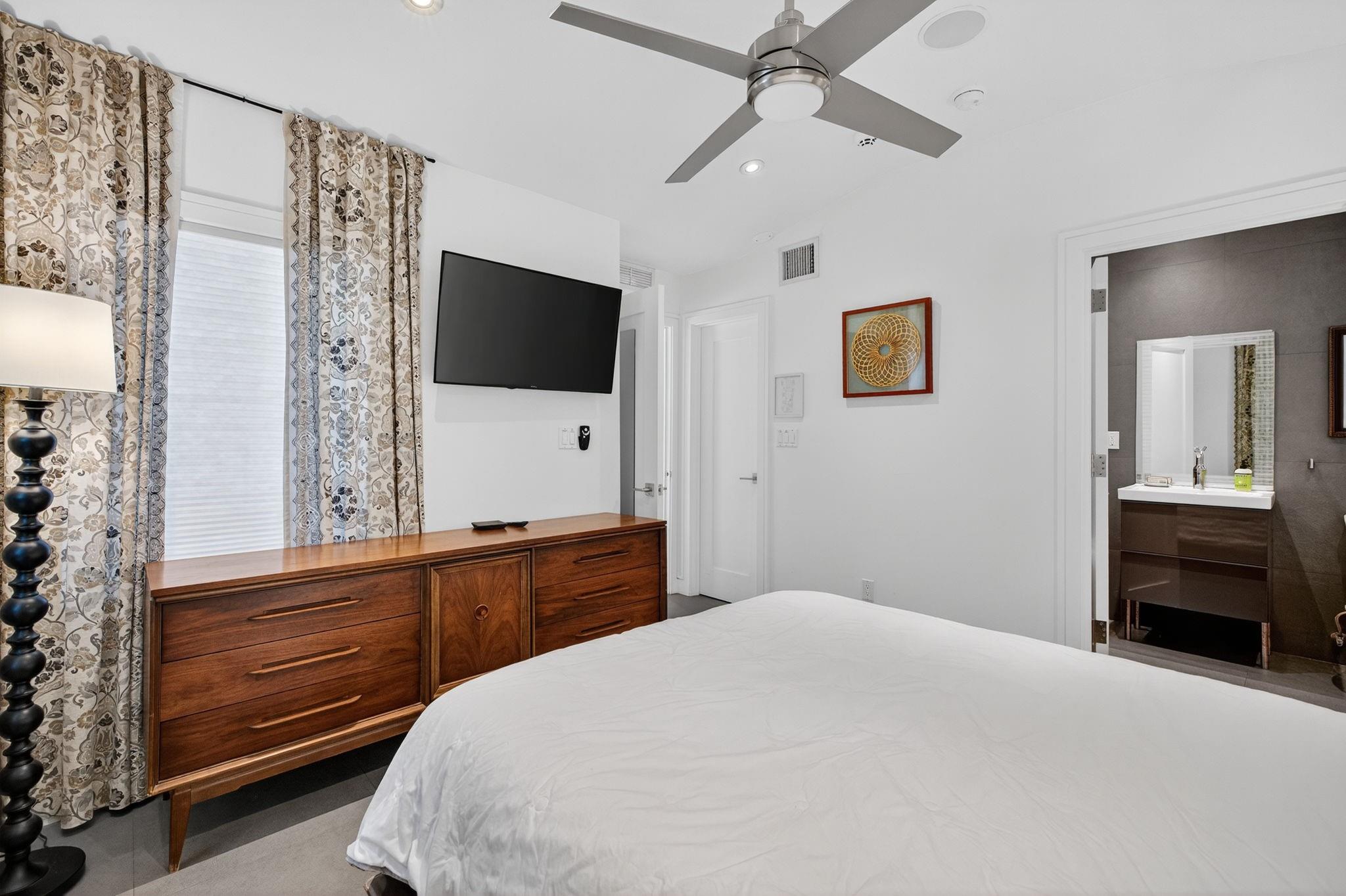 LAUDERDALE BEACH 4-2 B - Residential