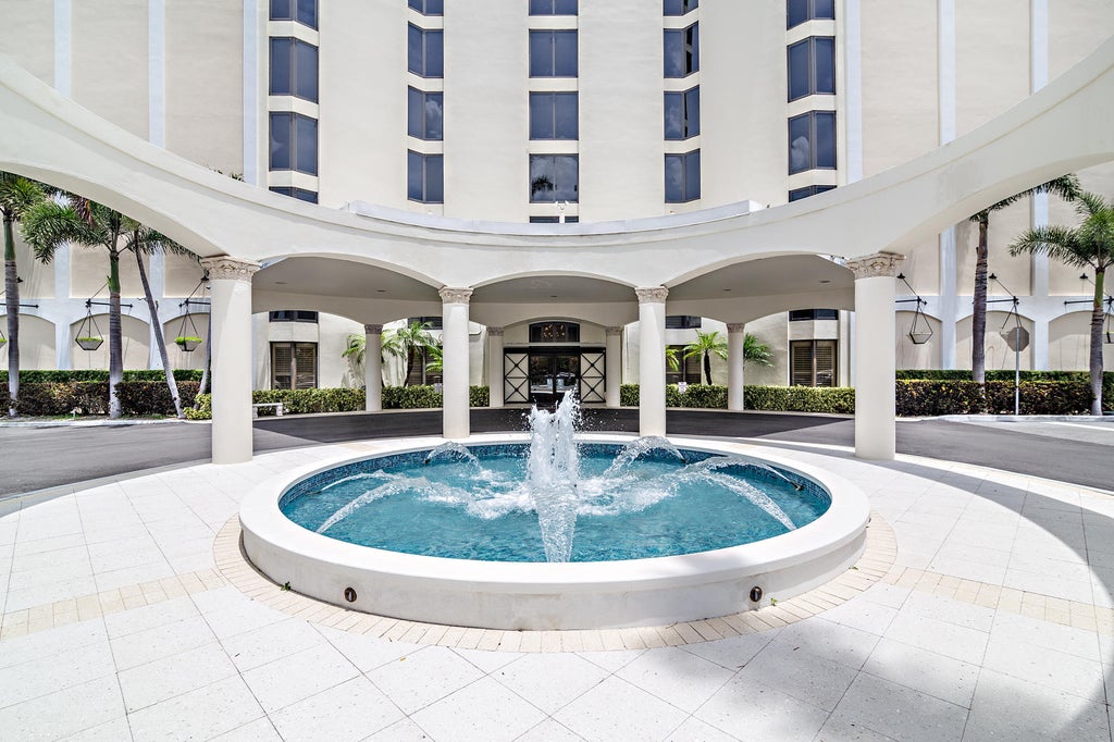 Photo of 3800 Washington Road #1208, West Palm Beach, FL 33405 (MLS # B26019815)