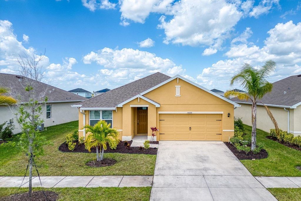Photo of 10688 SW Prato Way, Port Saint Lucie, FL 34987 (MLS # R11145392)