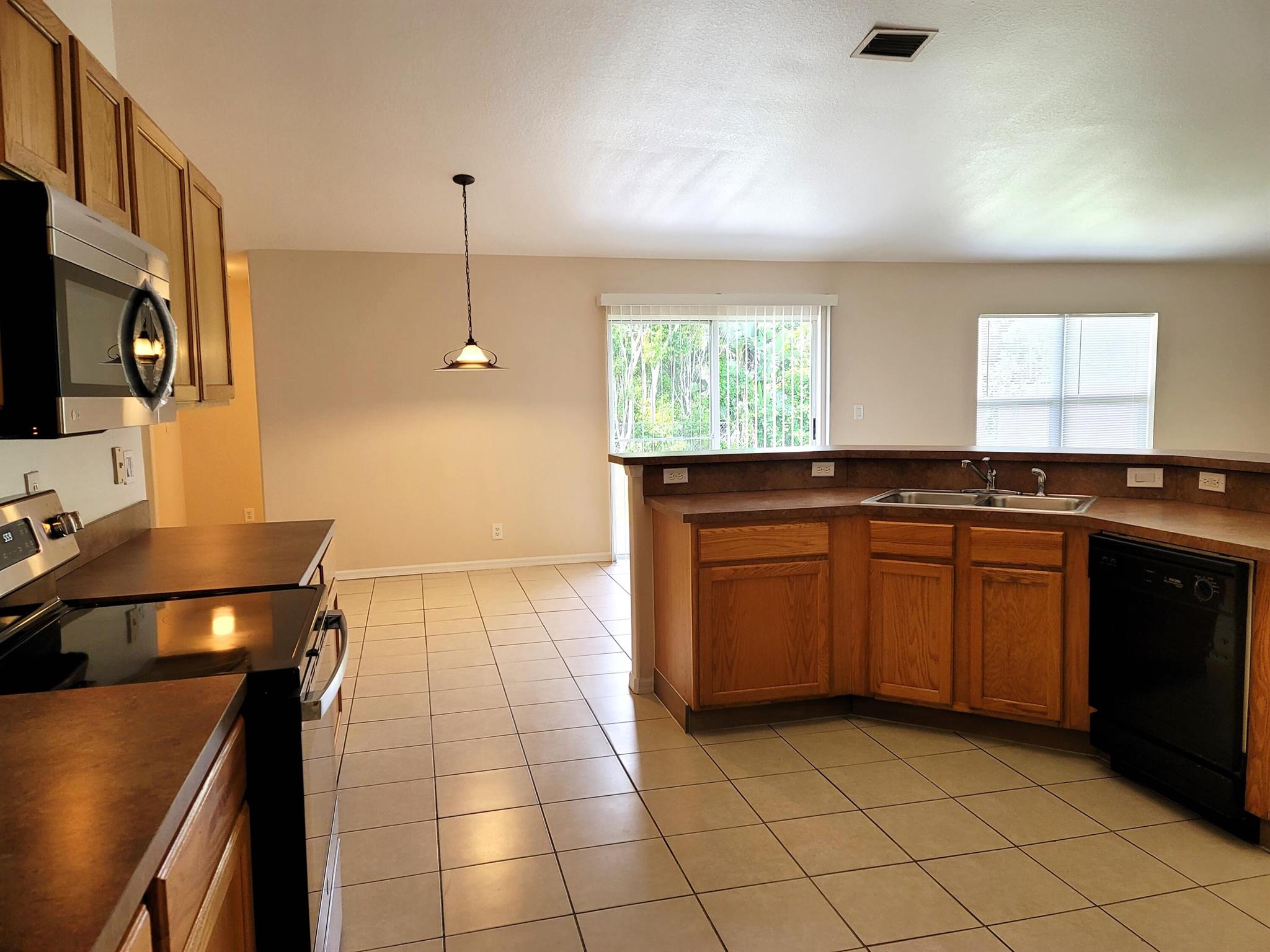 PORT ST LUCIE SECTION 15 - Residential Lease