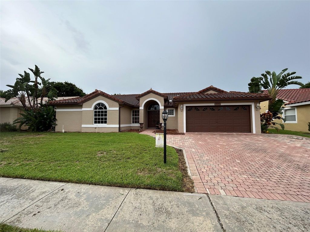 Photo of 9399 Lake Serena Drive, Boca Raton, FL 33496 (MLS # F10450789)