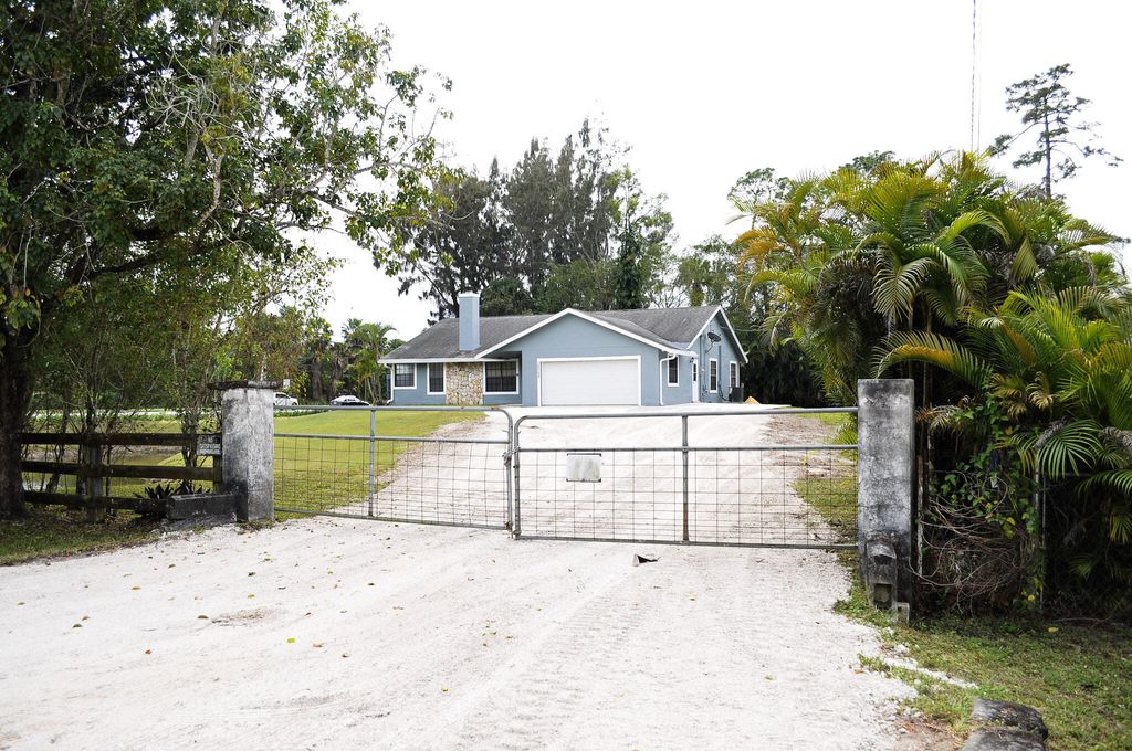 Photo of 16702 E Calder Drive, Loxahatchee, FL 33470 (MLS # R10958685)