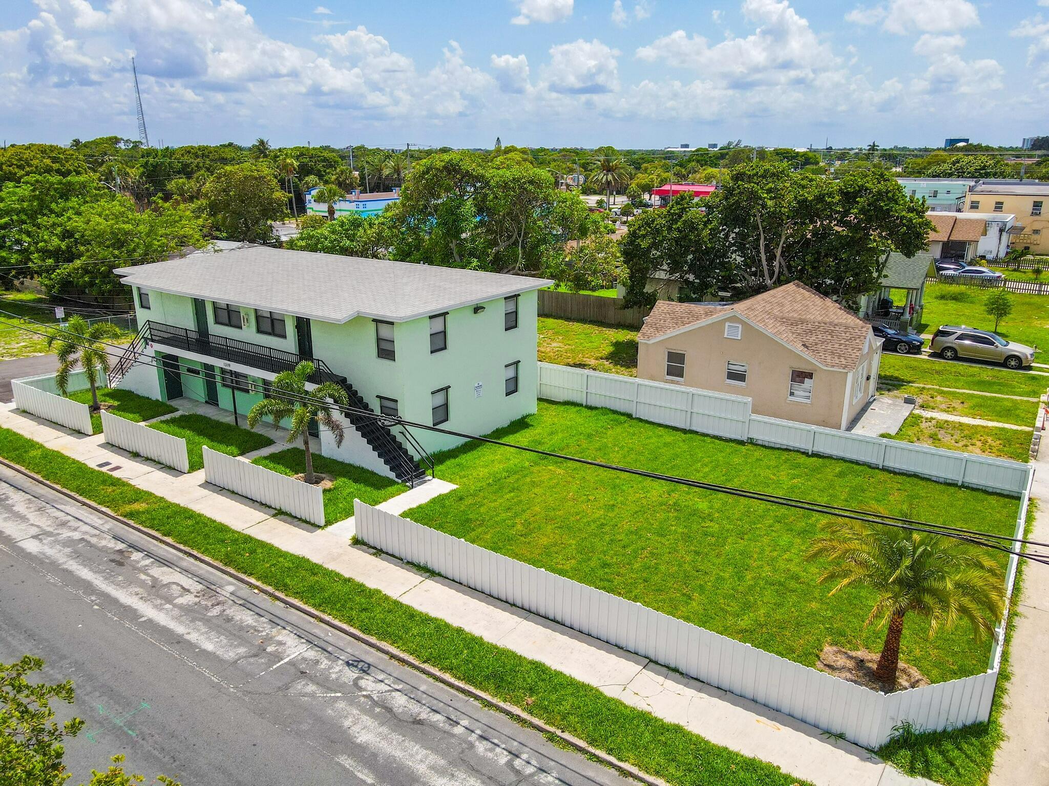 FRESHWATER 11TH & 12TH AVE ADD - Residential Lease