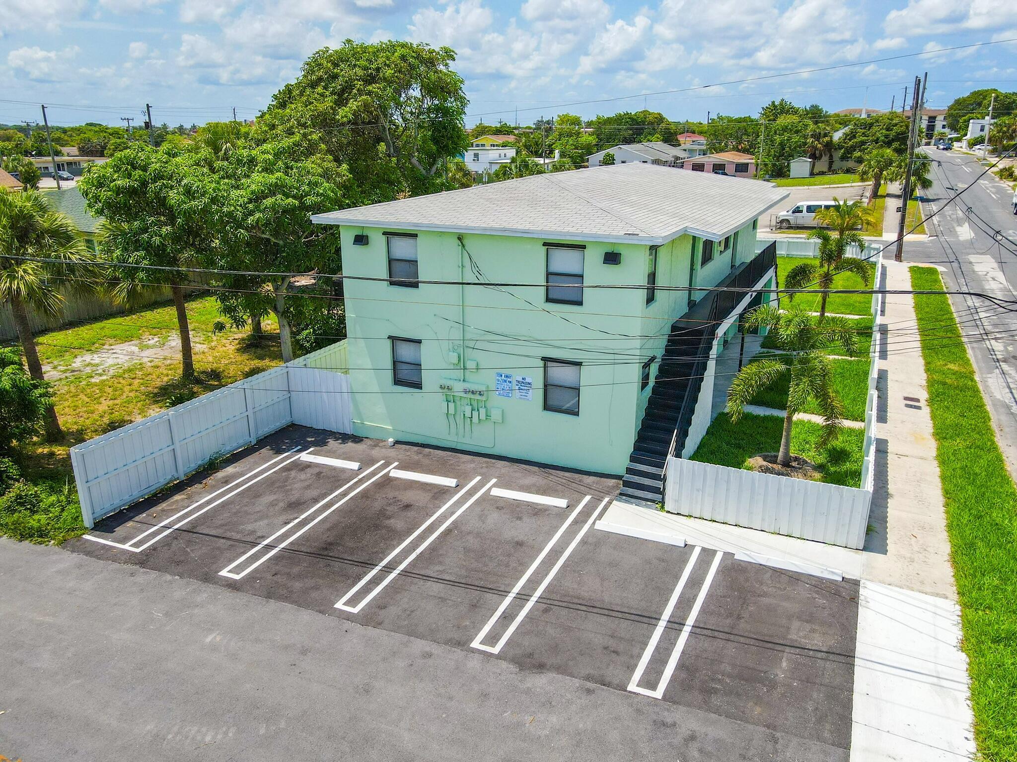 FRESHWATER 11TH & 12TH AVE ADD - Residential Lease