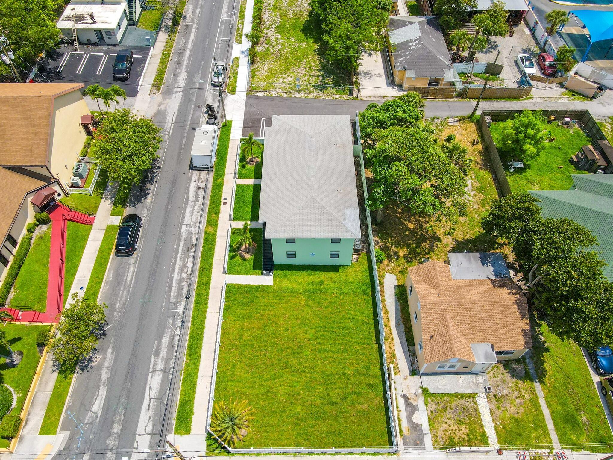 FRESHWATER 11TH & 12TH AVE ADD - Residential Lease