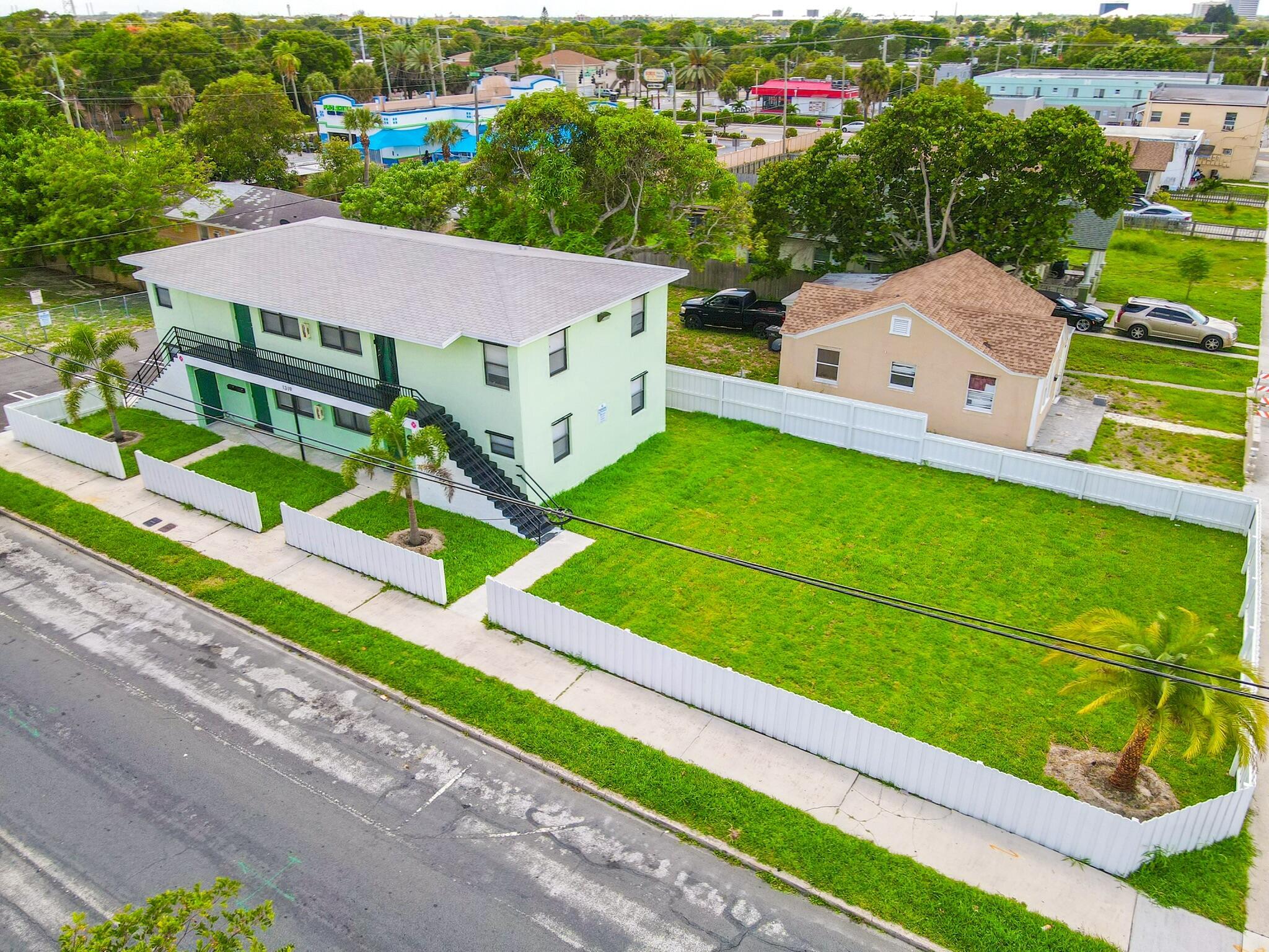 FRESHWATER 11TH & 12TH AVE ADD - Residential Lease