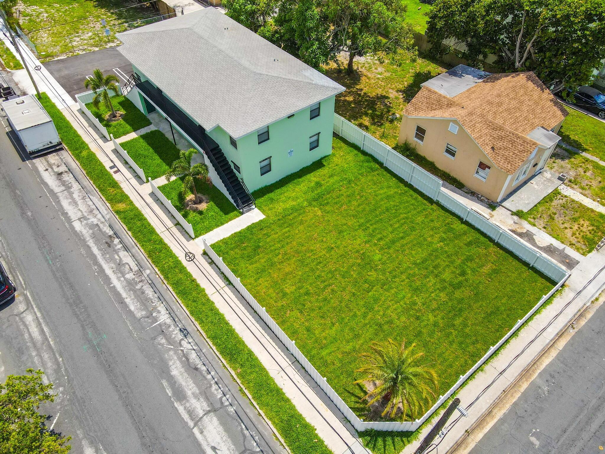 FRESHWATER 11TH & 12TH AVE ADD - Residential Lease