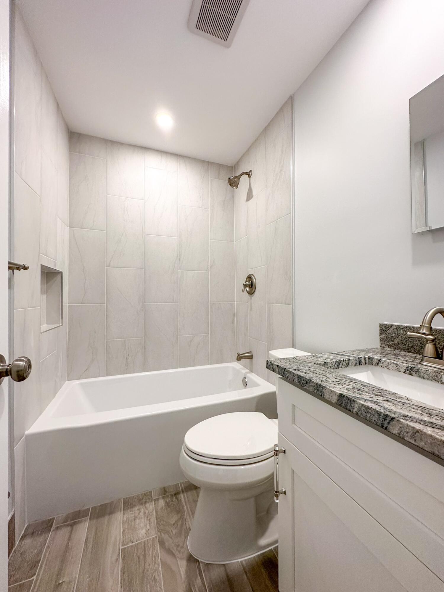 FRESHWATER 11TH & 12TH AVE ADD - Residential Lease