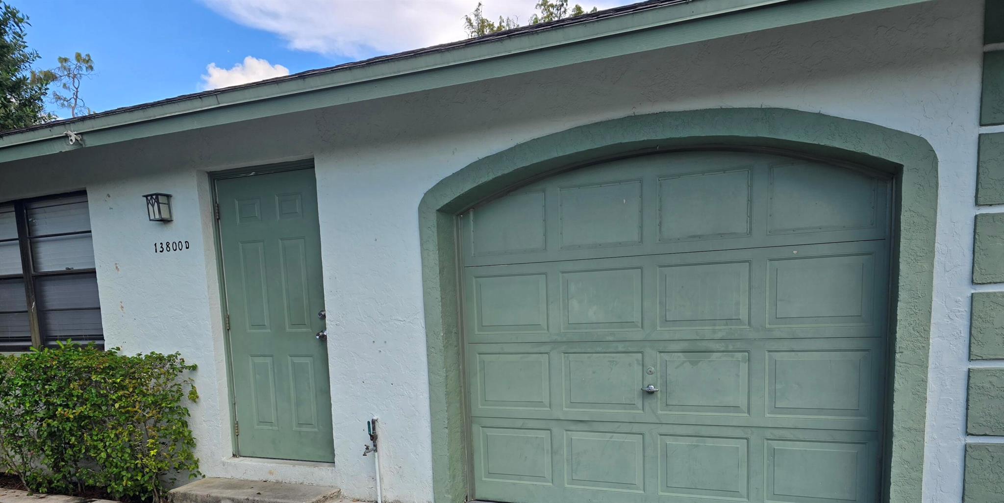 SUGAR POND MANOR OF WEllI - Residential Lease