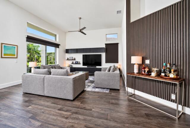 10659 SAINT THOMAS Drive, Boca Raton, FL, 33498/$959,000 4 10659 SAINT THOMAS Drive