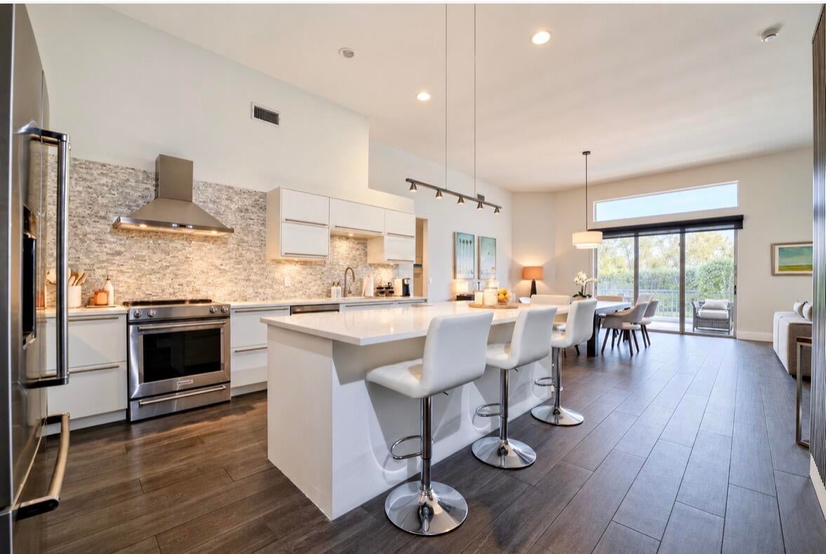 10659 SAINT THOMAS Drive, Boca Raton, FL, 33498/$959,000 1 10659 SAINT THOMAS Drive