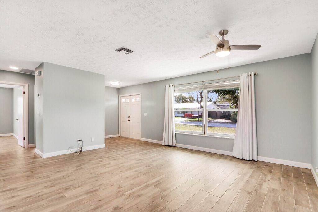Photo of 7497 SE Pelican Way, Hobe Sound, FL 33455 (MLS # R10977178)