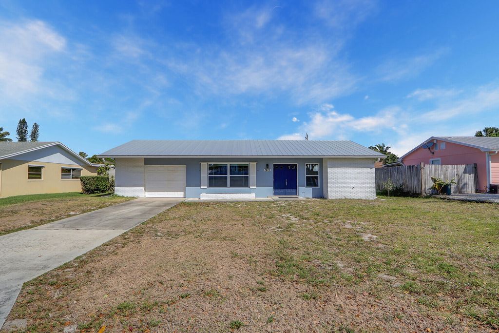Photo of 7497 SE Pelican Way, Hobe Sound, FL 33455 (MLS # R10977178)