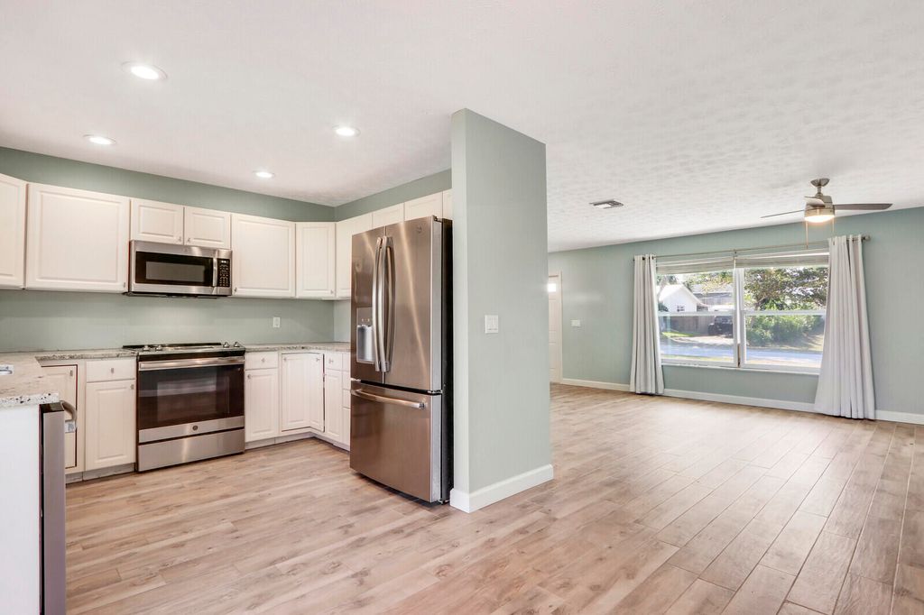 Photo of 7497 SE Pelican Way, Hobe Sound, FL 33455 (MLS # R10977178)