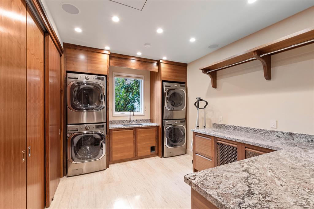 EQUESTRIAN CLUB ESTATES 1 - Residential