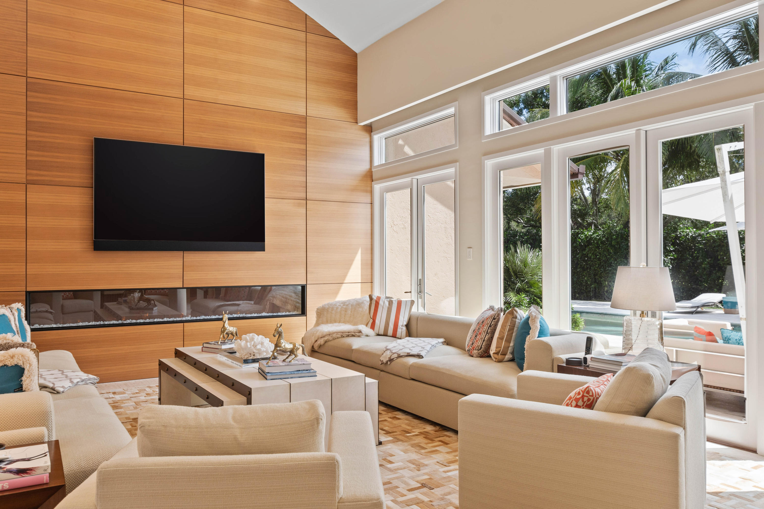 EQUESTRIAN CLUB ESTATES 1 - Residential