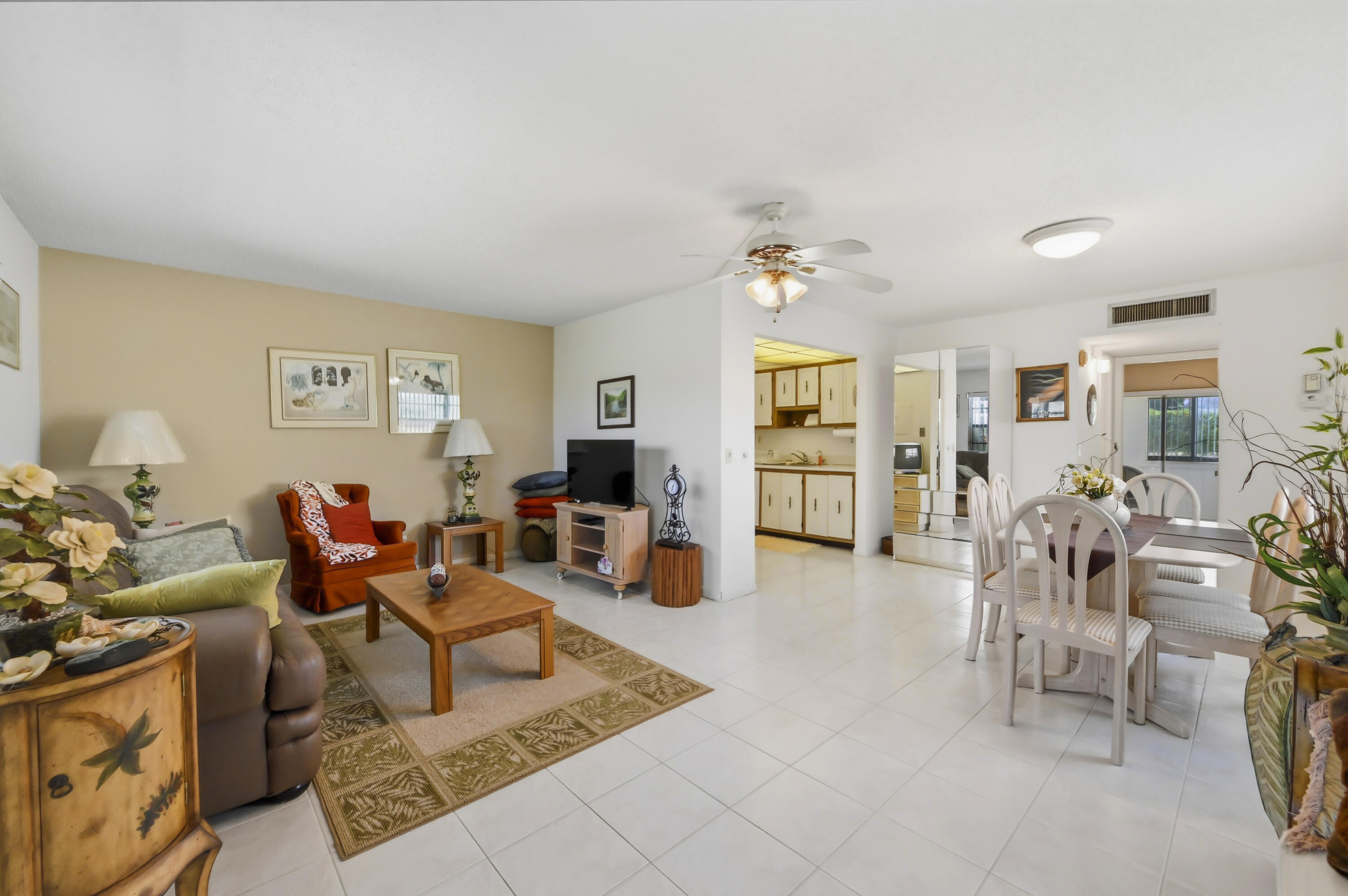 KINGS POINT - Residential