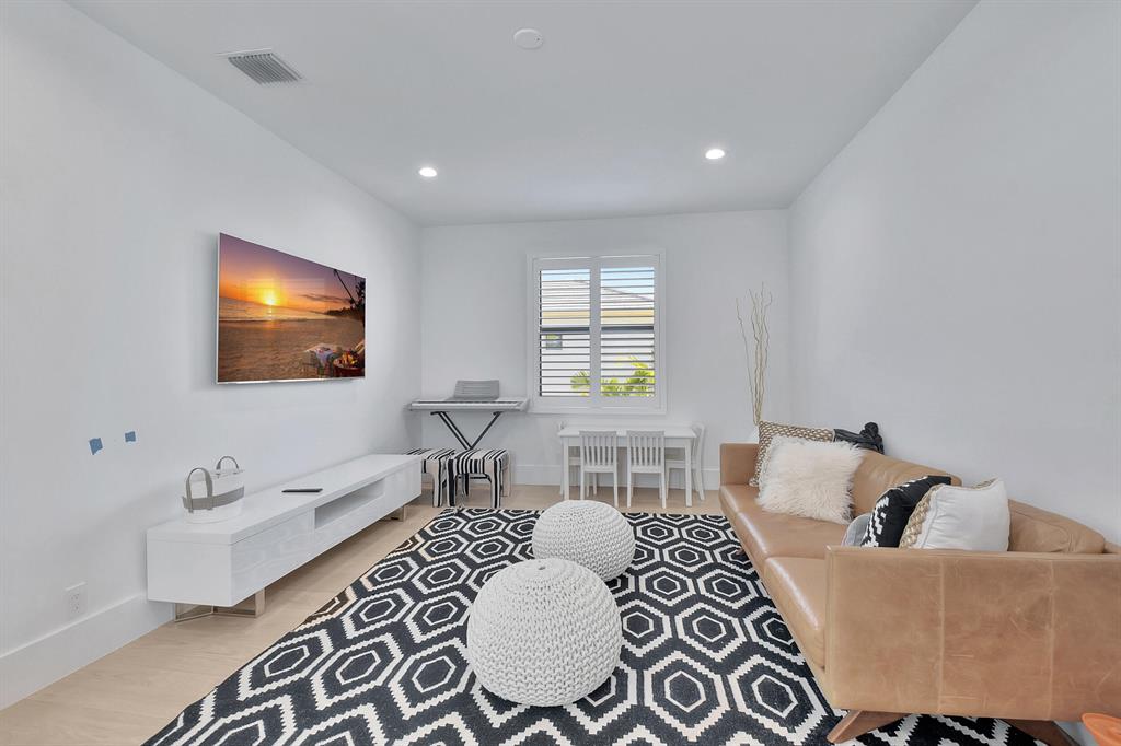 ENCLAVE - Residential