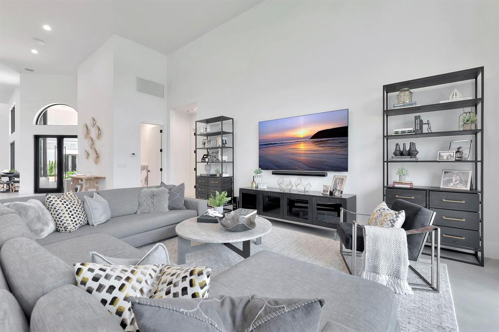 ENCLAVE - Residential