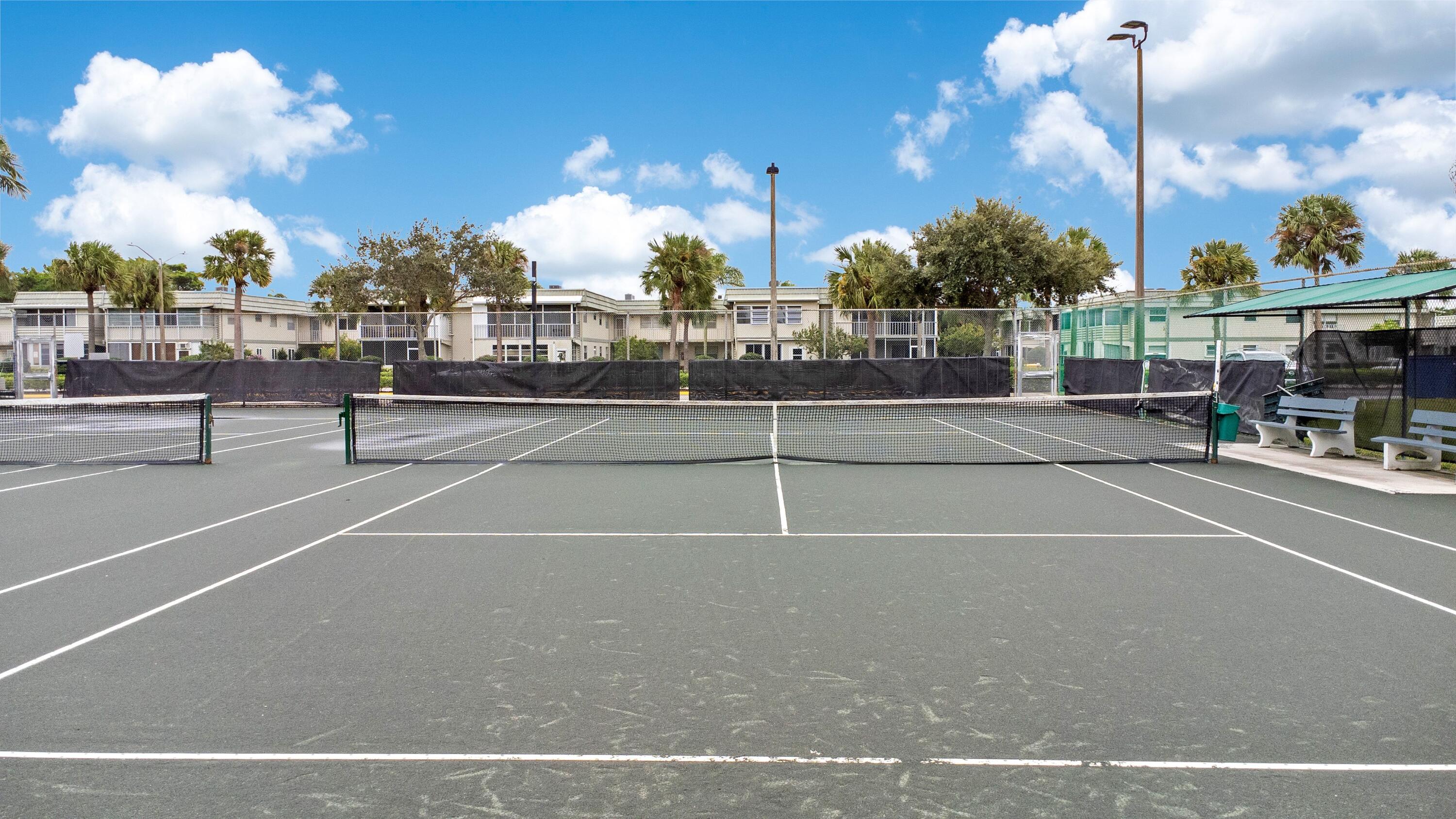 KINGS POINT VALENCIA CONDOS - Residential