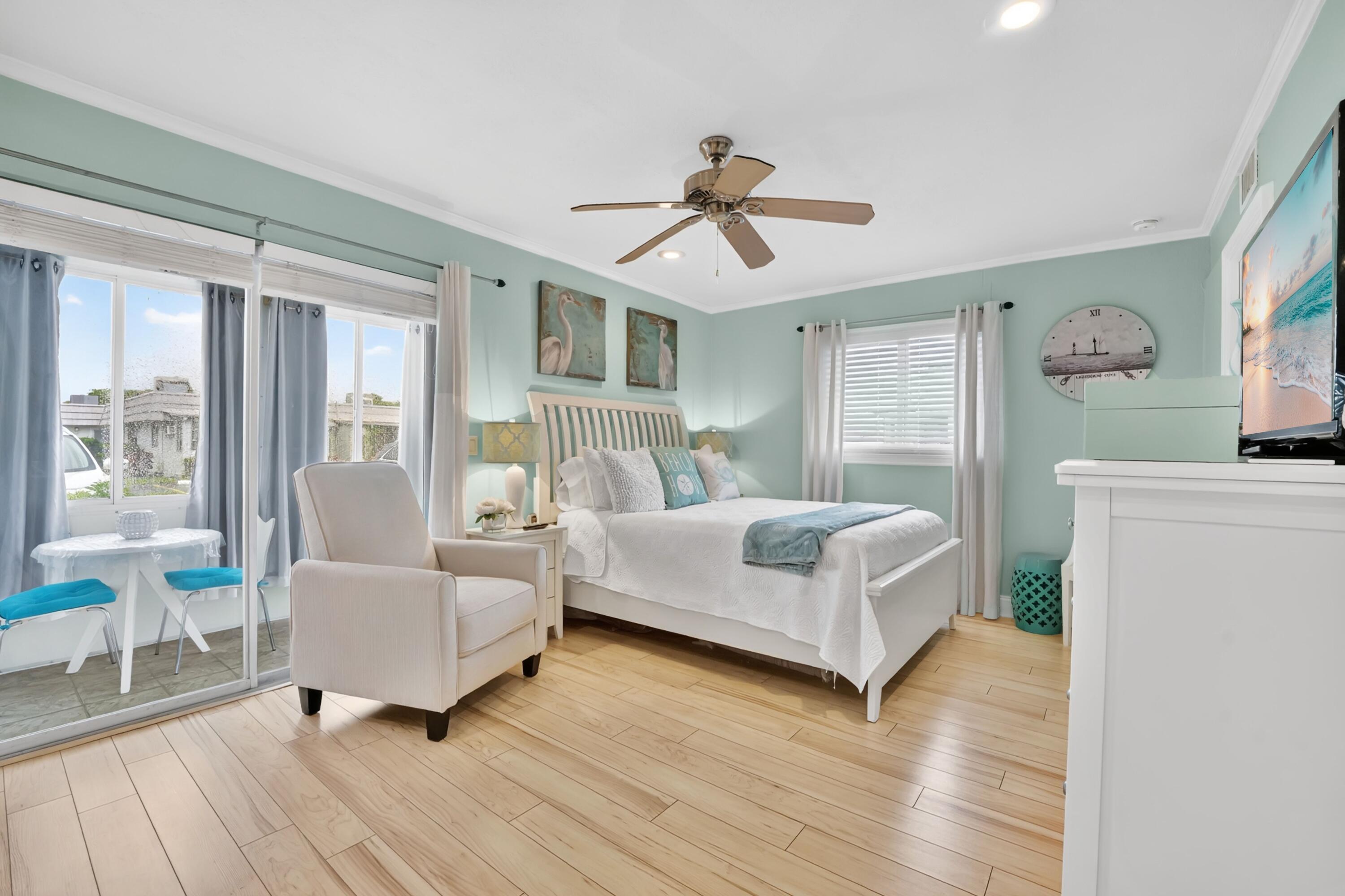 KINGS POINT VALENCIA CONDOS - Residential