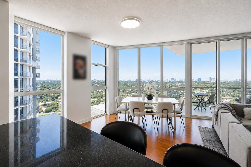 Photo of 111 SE 8th Avenue #1402, Fort Lauderdale, FL 33301 (MLS # B26068092)