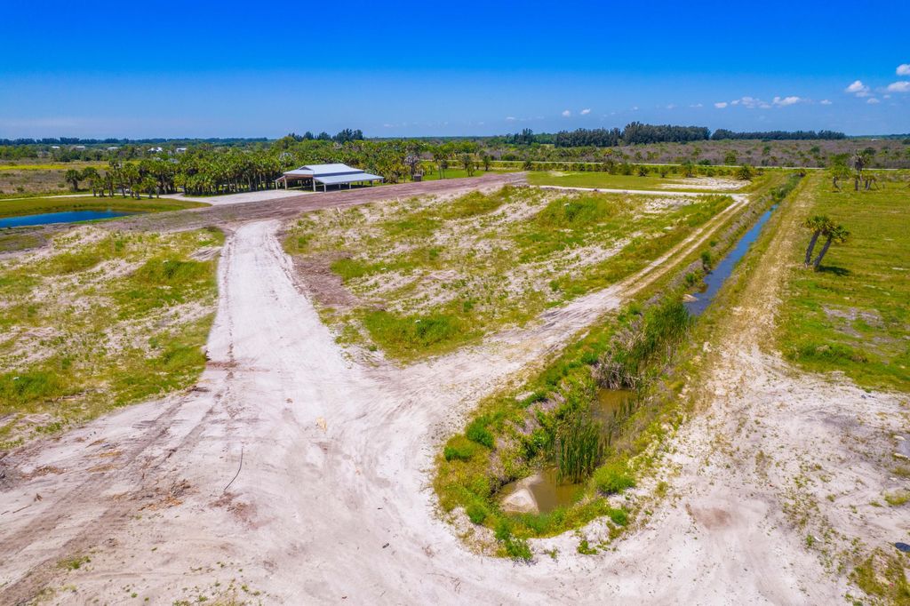 Photo of 0 Orange Avenue, Fort Pierce, FL 34945 (MLS # B26018774)