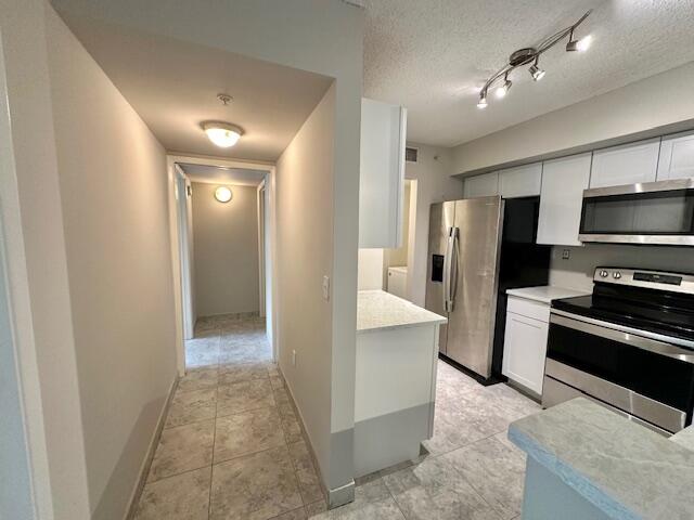 ST ANDREWS AT BOYNTON BEACH CONDO - Residential Lease