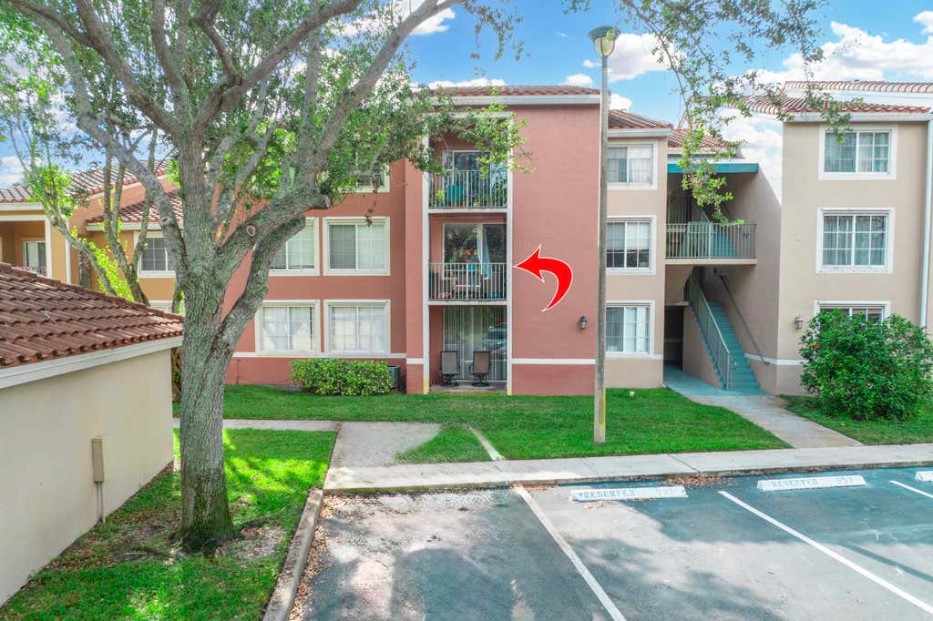 Photo of 7824 Sonoma Springs Circle #203, Lake Worth, FL 33463 (MLS # R11146000)