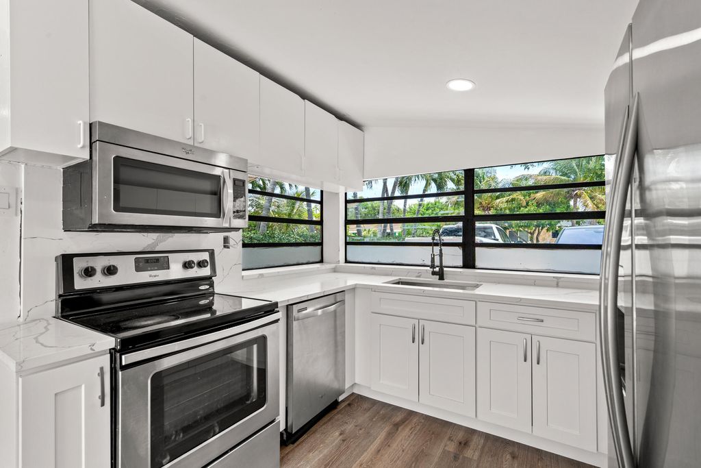 Photo of 340 NE 26th Court, Pompano Beach, FL 33064 (MLS # B26031734)