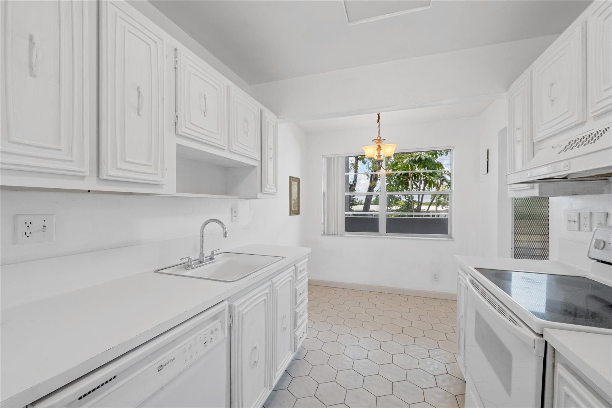 FAIRWAYS OF TAMARAC CONDO - Residential
