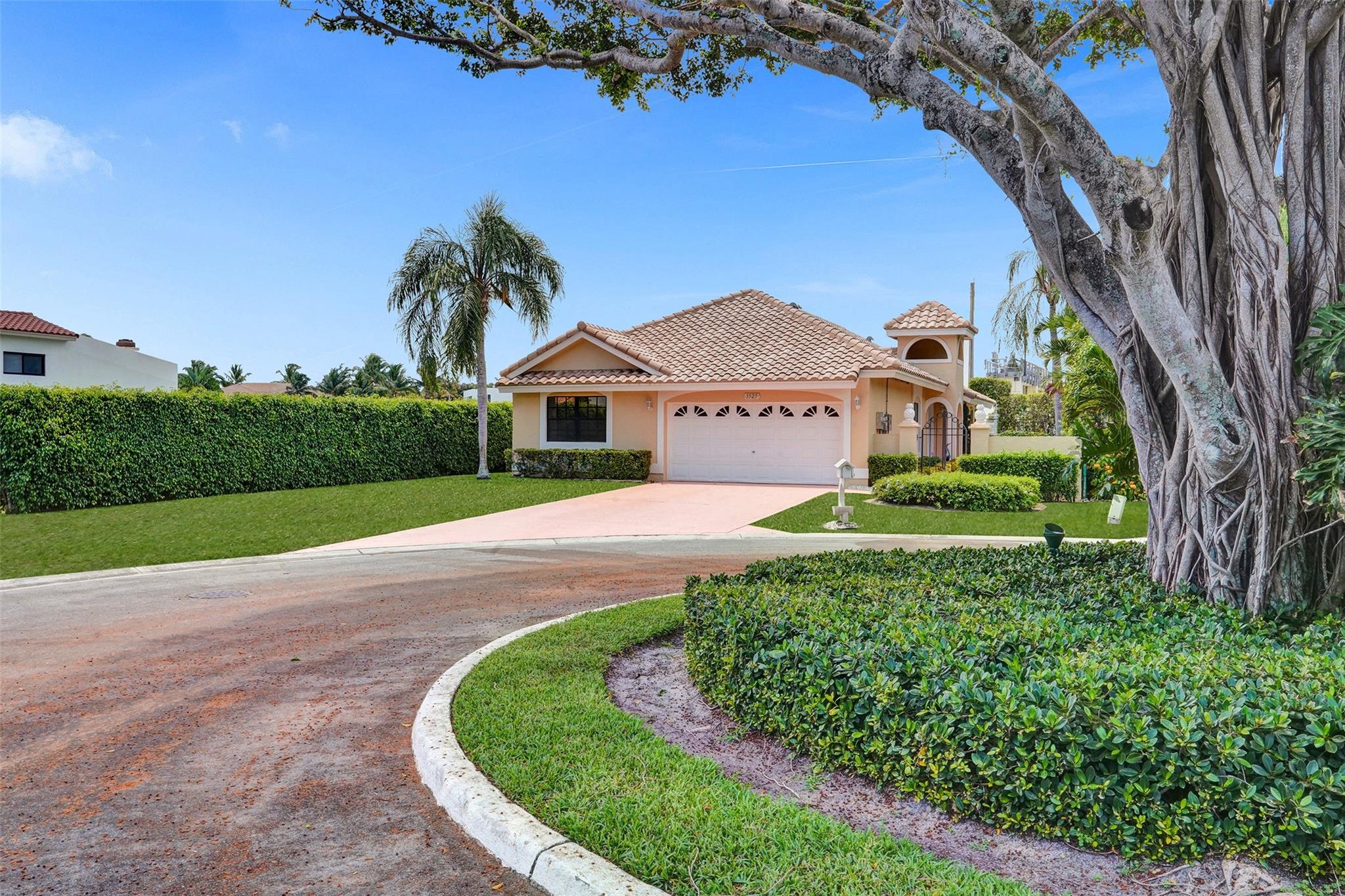 3525 Bosun Cir