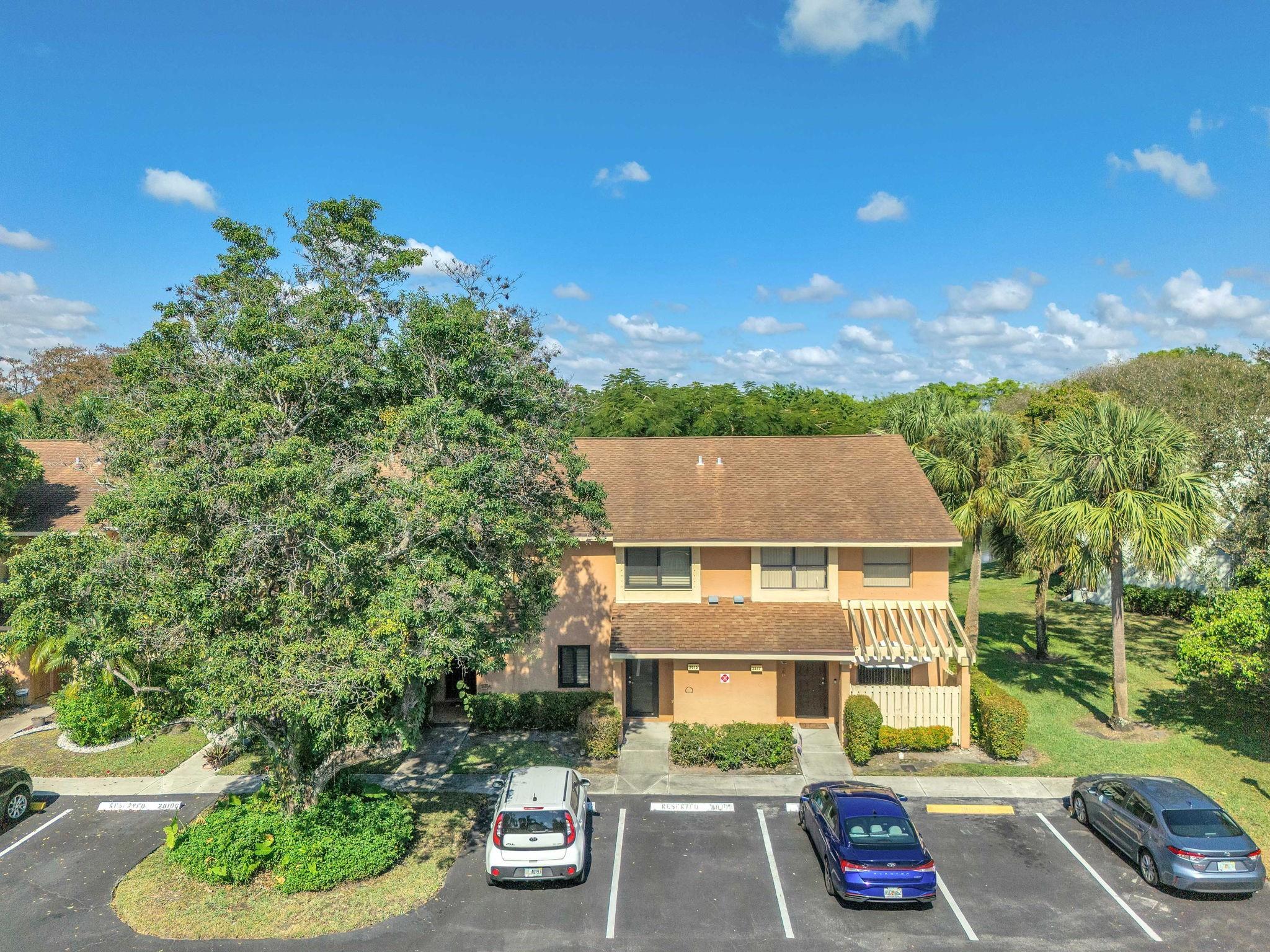 3815 Carambola Cir 28108