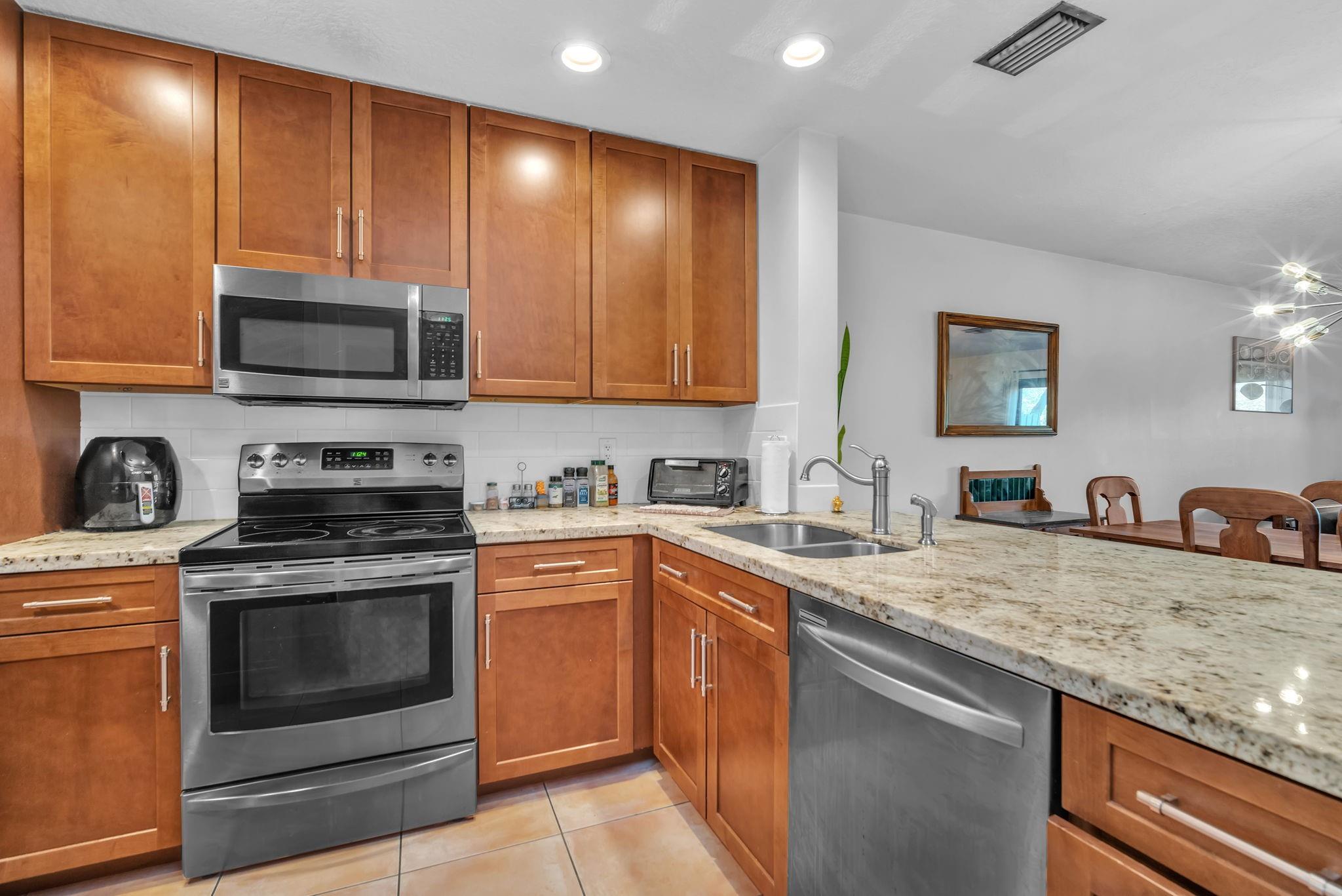 3815 Carambola Cir 28108
