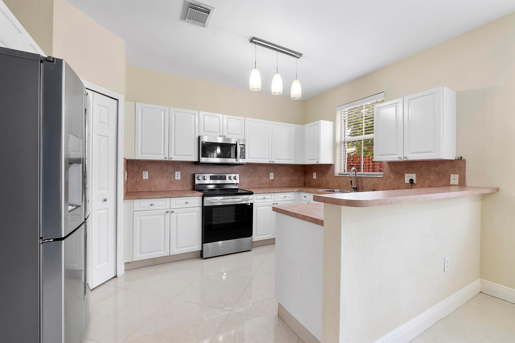 Kendall Breeze - Residential