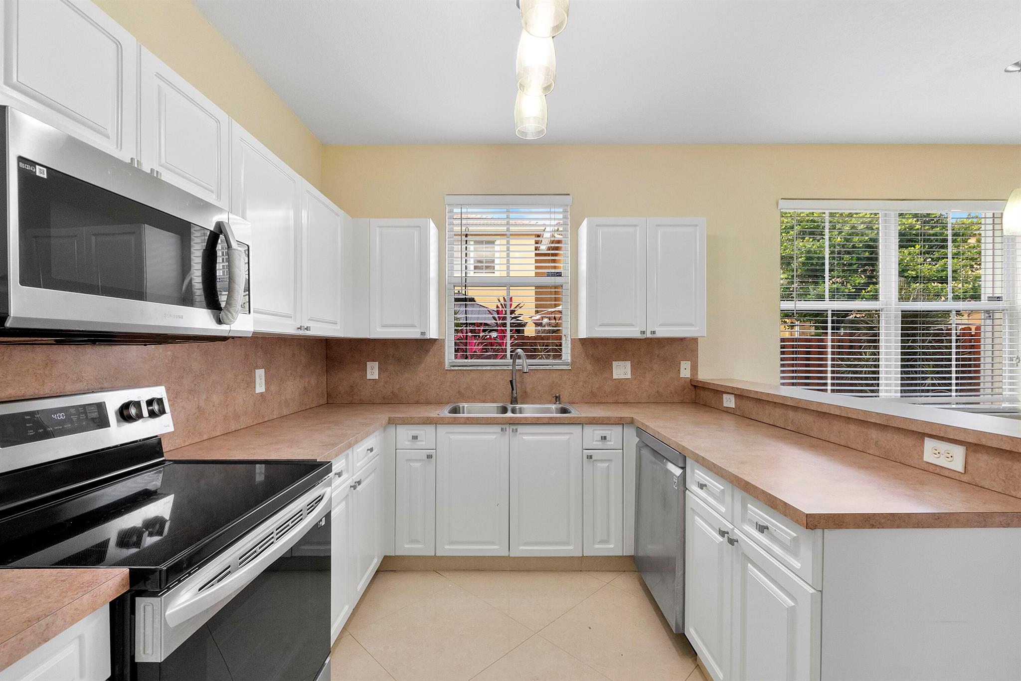 Kendall Breeze - Residential