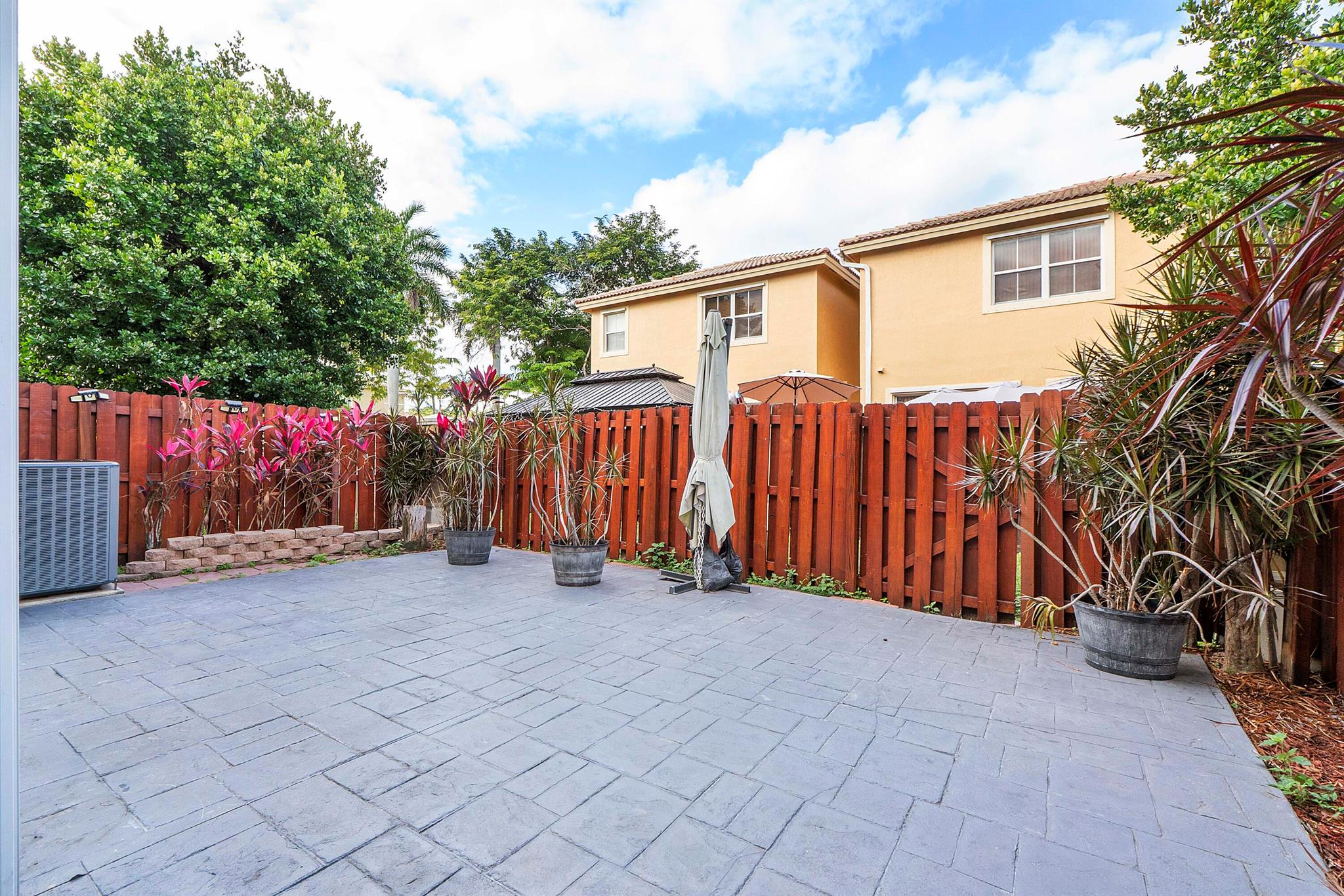 Kendall Breeze - Residential