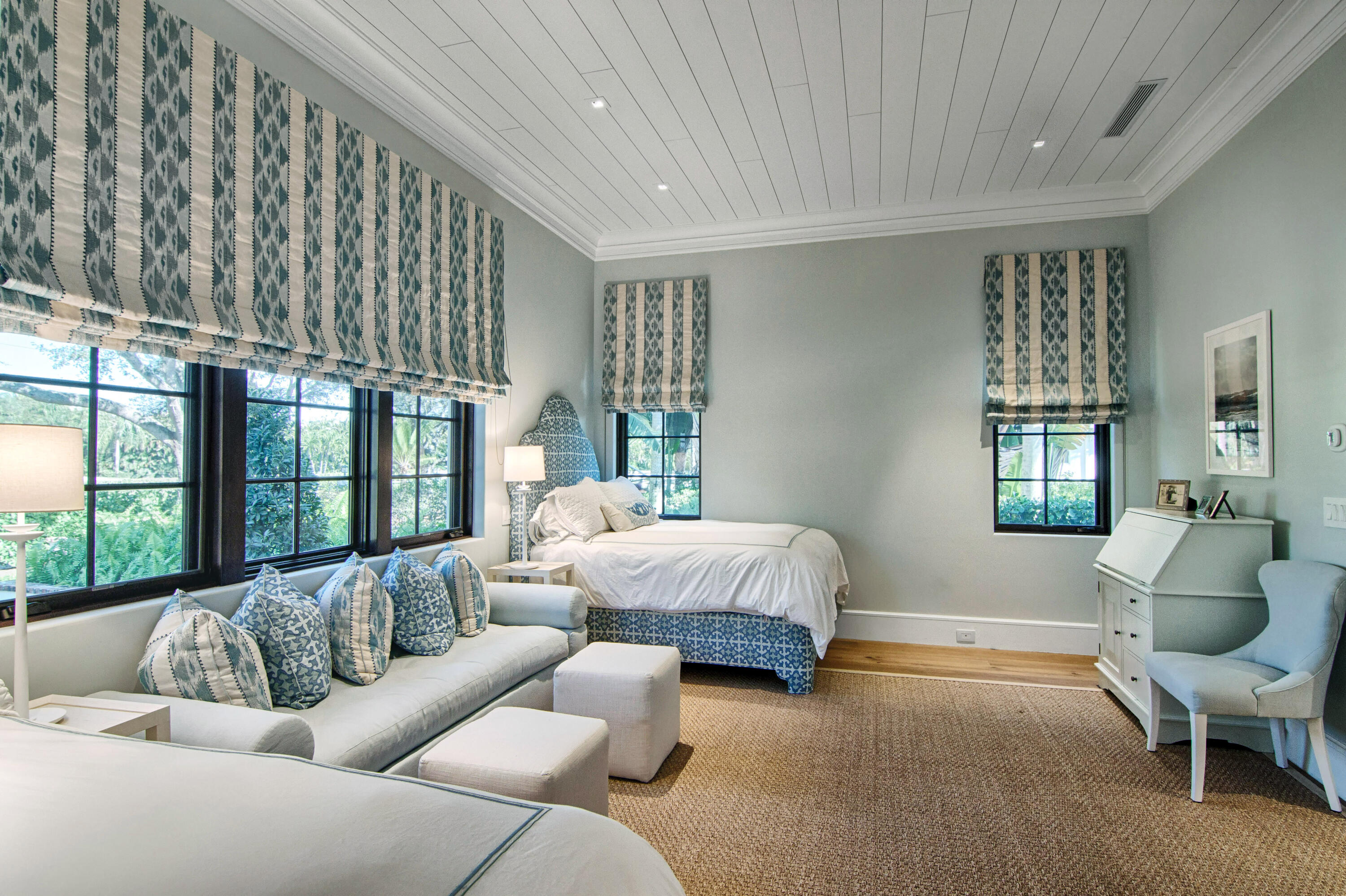 SADDLE TRAIL PARK OF WELLINGTON - Residential