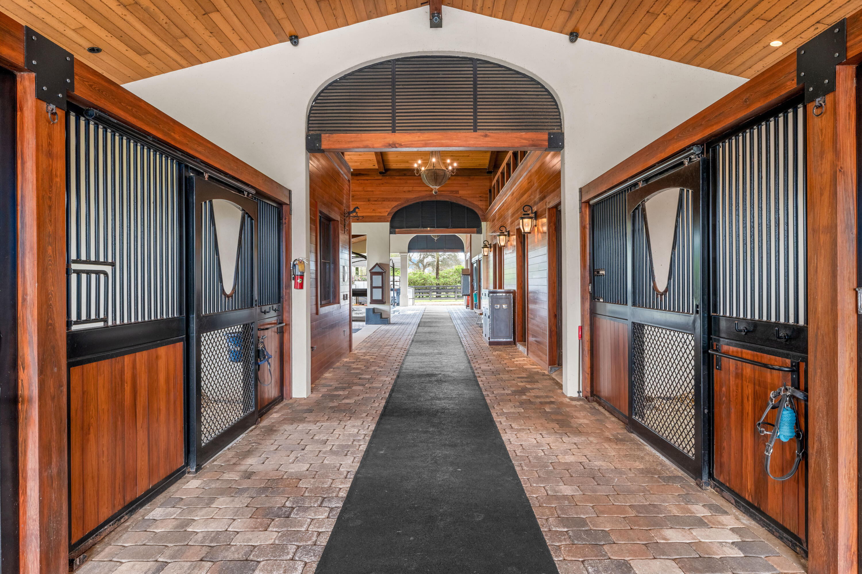 SADDLE TRAIL PARK OF WELLINGTON - Residential