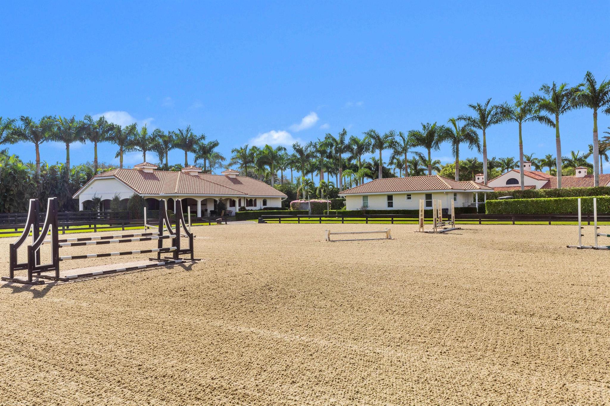 SADDLE TRAIL PARK OF WELL - Residential