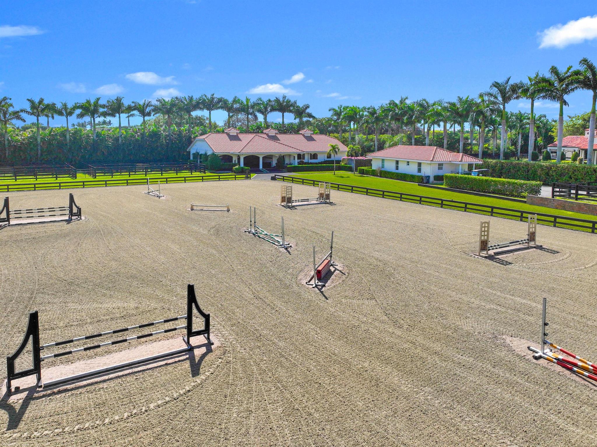 SADDLE TRAIL PARK OF WELL - Residential