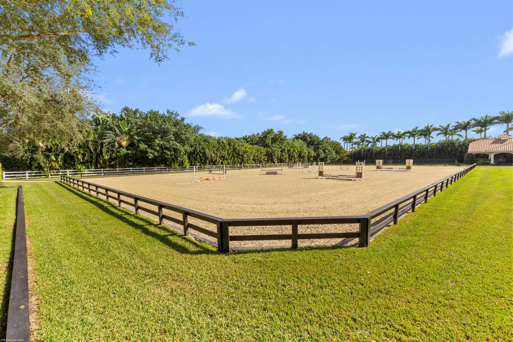 SADDLE TRAIL PARK OF WELL - Residential