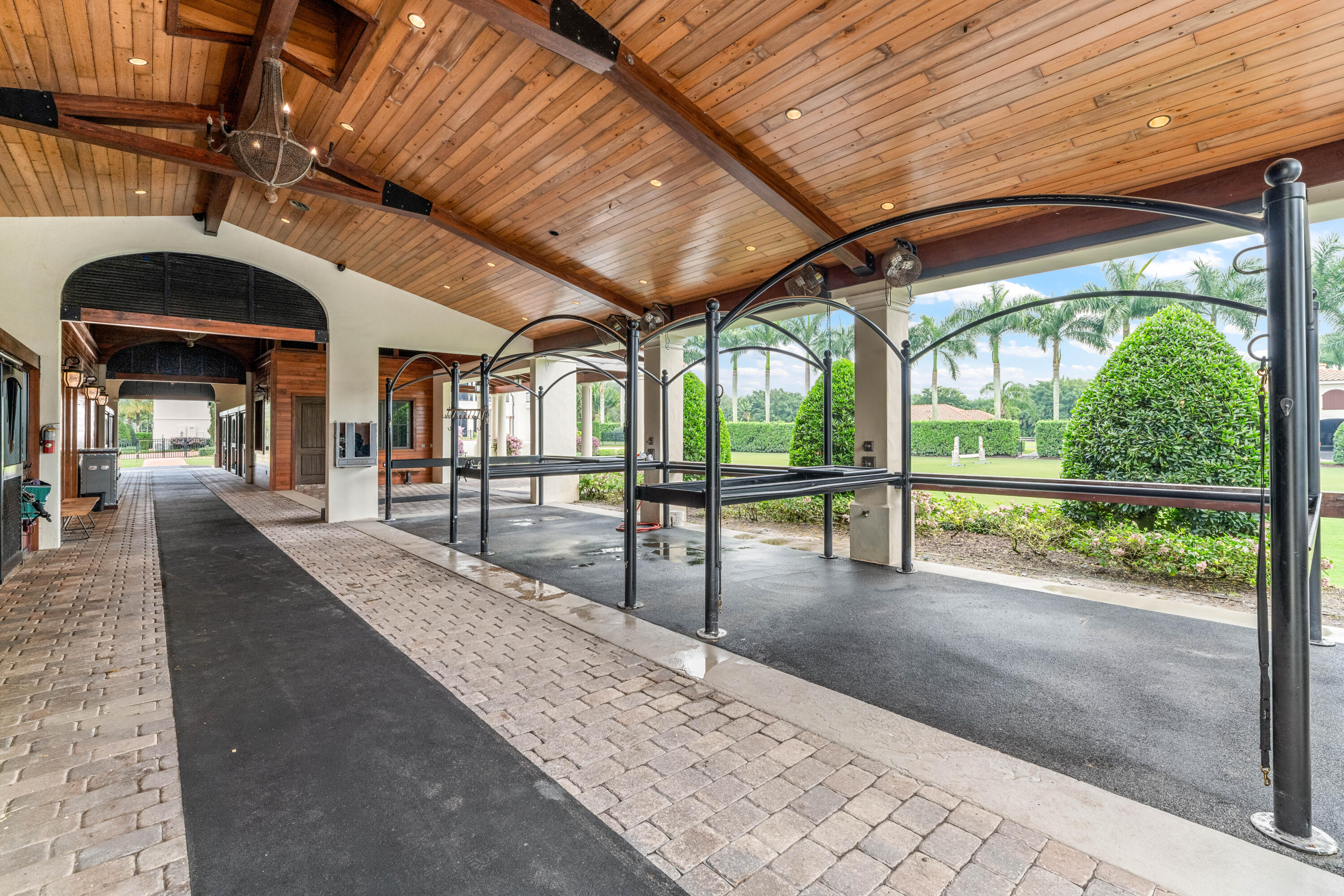 SADDLE TRAIL PARK OF WELLINGTON - Residential