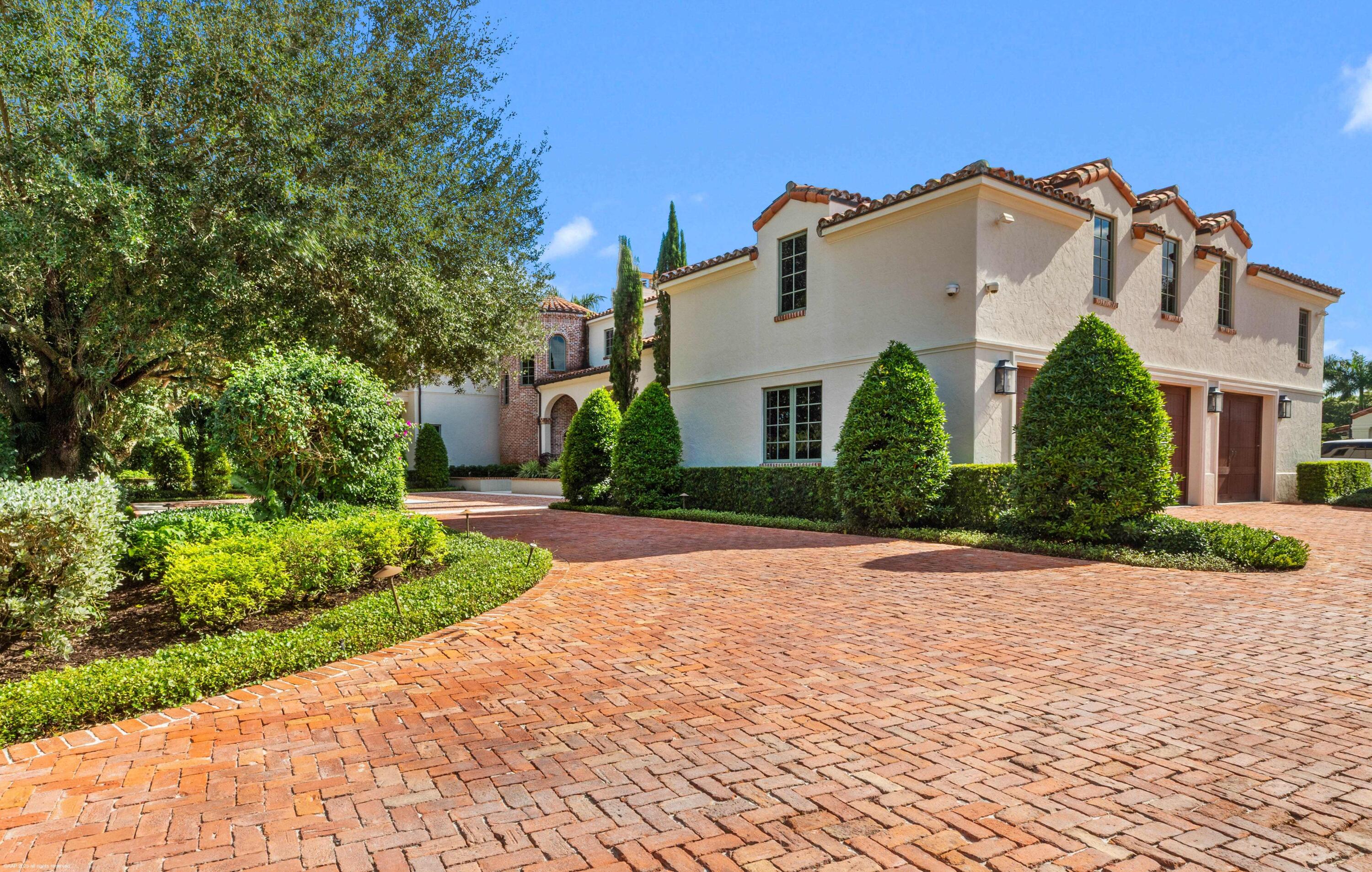 SADDLE TRAIL PARK OF WELLINGTON - Residential