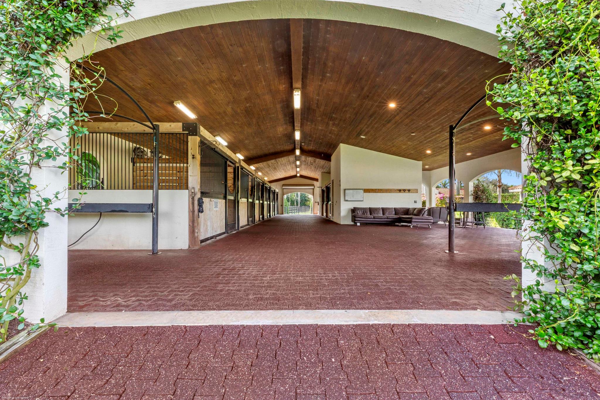 SADDLE TRAIL PARK OF WELL - Residential