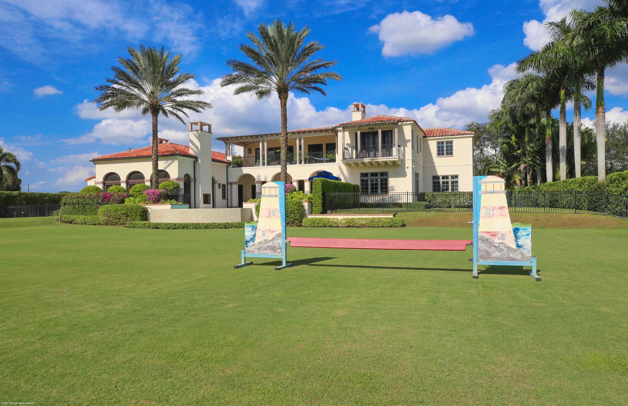 SADDLE TRAIL PARK OF WELL - Residential